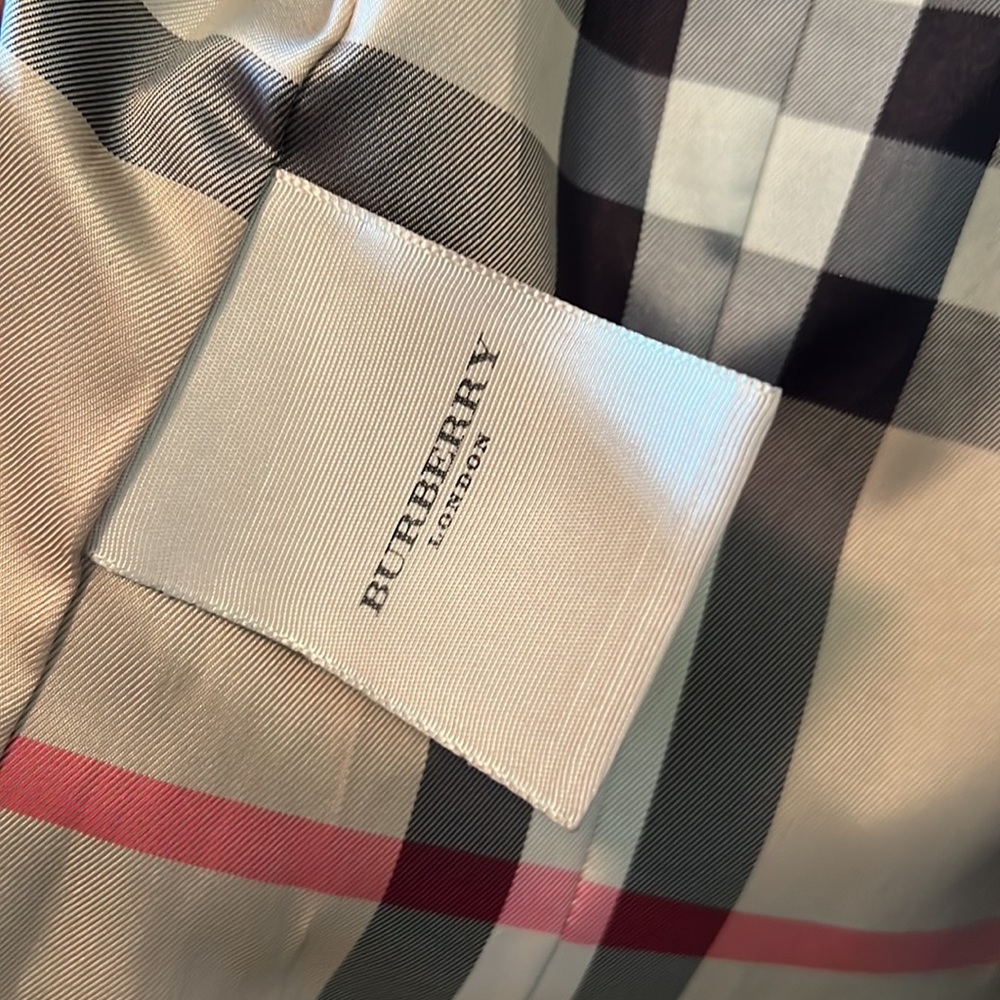Authentic Burberry Trench Raincoat - Size 6 Petite - Picture 10 of 11